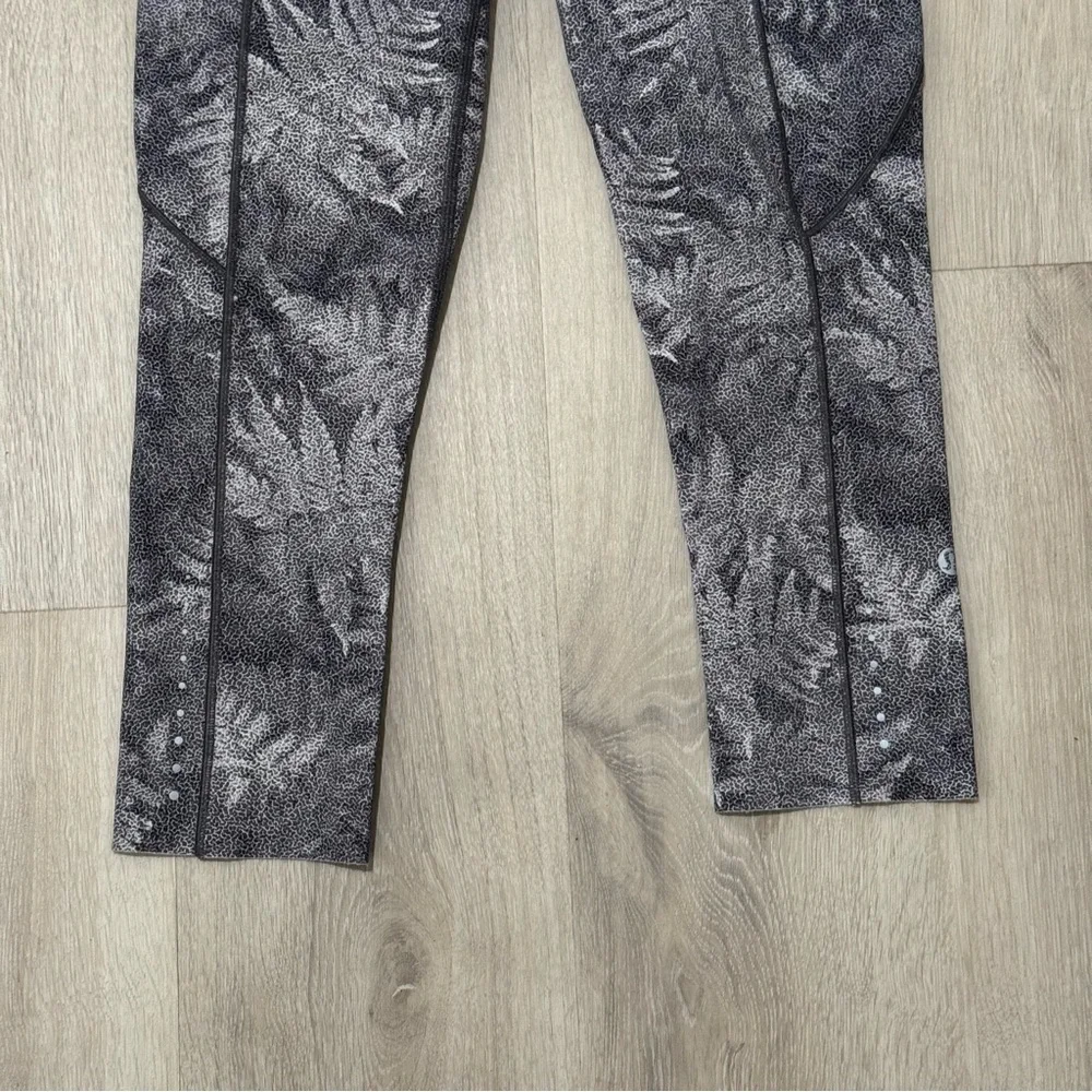 lululemon black grey white fast free kindred spirit alpine 19” cropped leggings